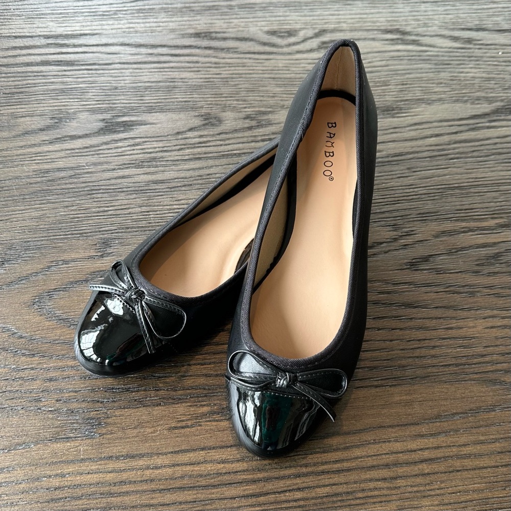 🤩NWOT Black Ballet Flats